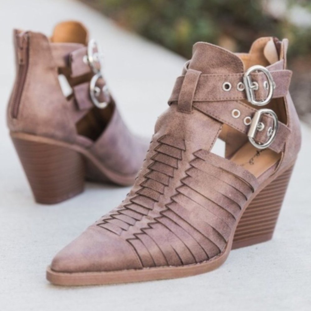 NWT Quipid Vegan Leather Caged Booties_SZ 6.5